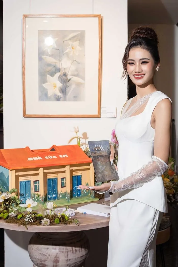hh-y-nhi-lai-tiep-tuc-phat-ngo-va-mieng-mot-nhan-hang-go-bo-toan-hinh-anh-tuyen-bo-khong-hop-tac (4)
