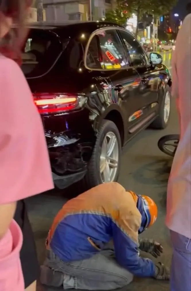 chay-xe-kho-de-y-nam-shipper-va-phai-chiec-sieu-xe-moi-mua-chua-co-bao-hiem-doi-mat-khoan-bo-thuong-tram-trieu (2)