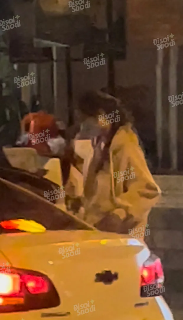 sau-nhieu-ngay-im-ang-hoa-hau-y-nhi-bi-bat-gap-lo-dien-sau-on-ao-lui-thui-lam-chuyen-sua-sai (6)