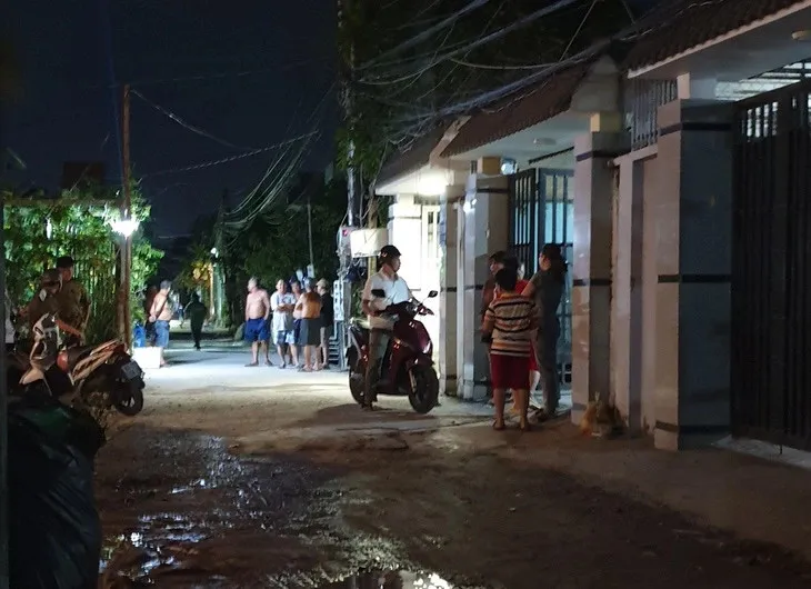 con-gai-di-lam-ca-nam-khong-ve-nguoi-me-len-tim-thi-phat-hien-su-that-sung-nguoi (2)