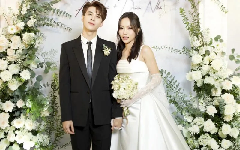 dieu-nhi-anh-tu-huy-theo-doi-nhau-giua-on-ao-ran-nut-khong-em-a-nhung-nhung-gi-the-hien (1)