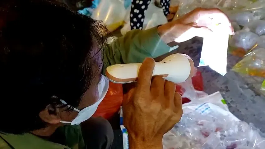 la-doi-cho-am-phu-tphcm-mo-3-tieng-bien-mat-khong-dau-vet-ban-thu-khien-khach-phai-quy-mop-roi-den-sam-soi (104)