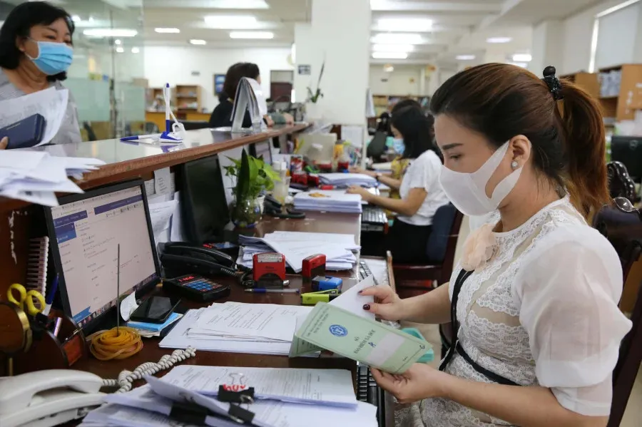Nam-2023-13-truong-hop-can-bo-cong-chuc-vien-chuc-bi-tinh-gian-bien-che-nguoi-lao-dong-biet-som-keo-thiet (6)