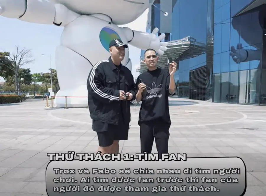 youtuber-trox-va-fabo-nguyen-gay-choang-voi-clip-cho-choi-khi-cho-fan-tieu-tien-tha-ga-trong-the-den (1)