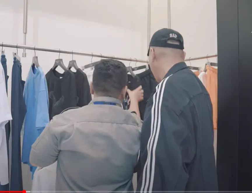 youtuber-trox-va-fabo-nguyen-gay-choang-voi-clip-cho-choi-khi-cho-fan-tieu-tien-tha-ga-trong-the-den (5)