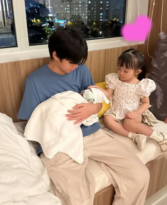 dam-thu-trang-khoe-anh-can-mat-quy-tu-chung-voi-cuong-do-la-nhin-1-diem-cua-nhoc-ty-dan-tinh-lien-noi-de-thue (10)