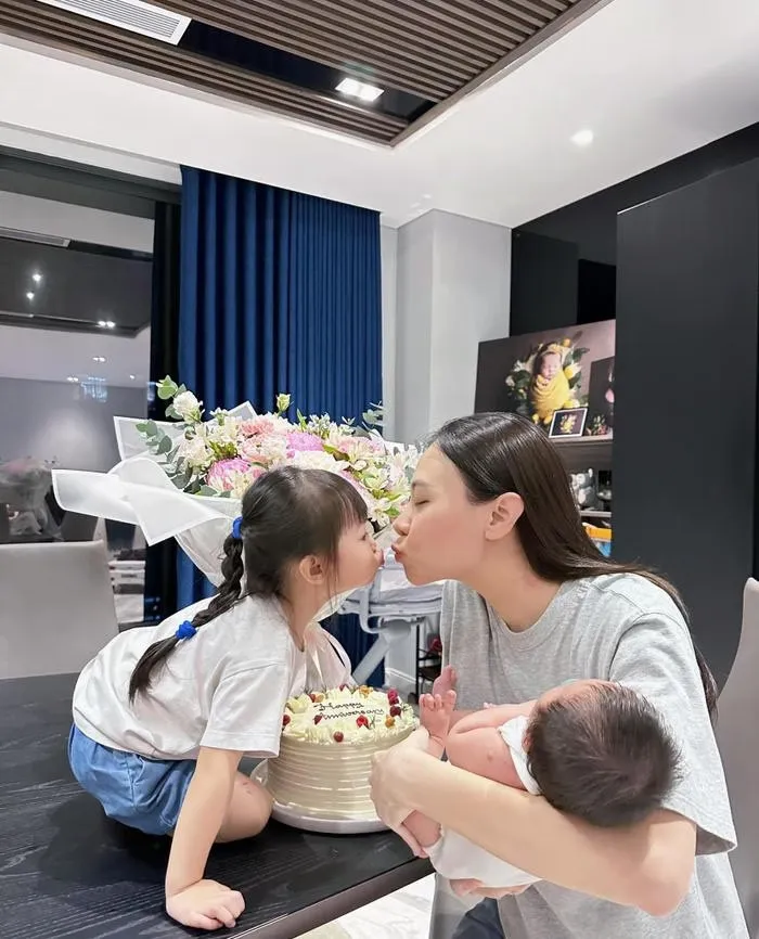 dam-thu-trang-khoe-anh-can-mat-quy-tu-chung-voi-cuong-do-la-nhin-1-diem-cua-nhoc-ty-dan-tinh-lien-noi-de-thue (11)