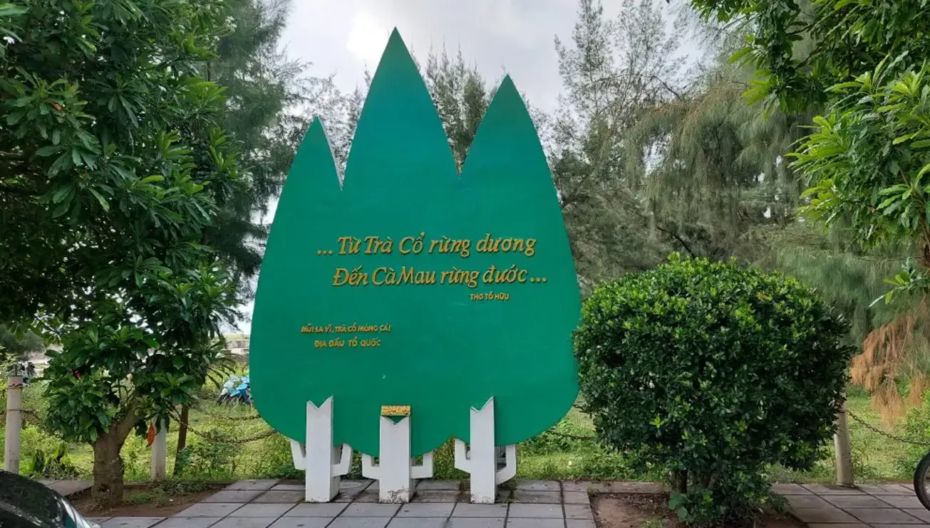 dia-phuong-duoc-menh-danh-la-dia-dau-to-quoc-co-buc-phu-dieu-hinh-3-ngon-thong-vuon-len-troi (1)