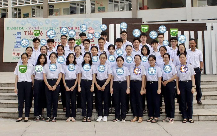 lop-hoc-co-thanh-tich-khung-tphcm-100-em-do-vao-ca-truong-cac-khoa-ve-y-duoc (4)