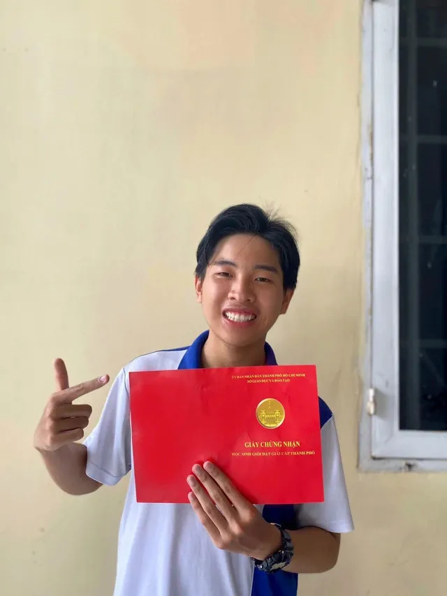 lop-hoc-co-thanh-tich-khung-tphcm-100-em-do-vao-ca-truong-cac-khoa-ve-y-duoc (41)