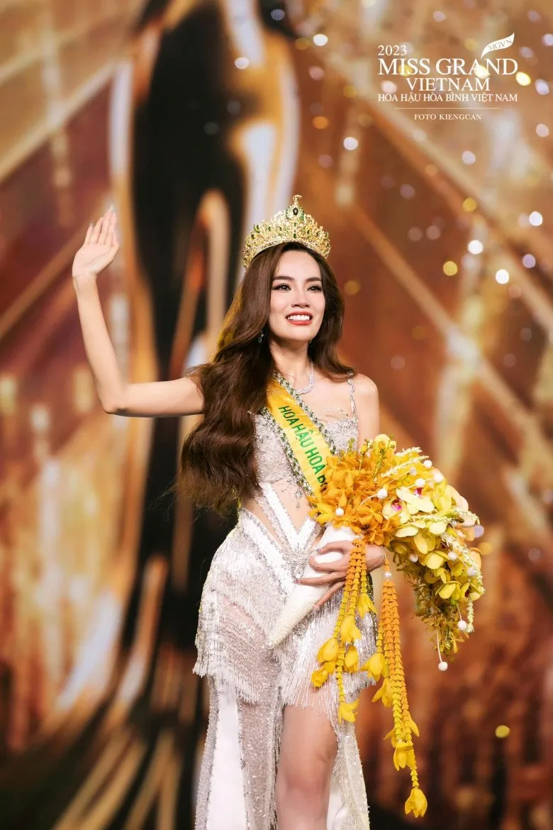 lo-hoc-van-tan-hoa-hau-le-hoang-phuong-miss-grand-vietnam-tung-thi-truot-dai-hoc-tieng-anh-lan-tan-la-diem-yeu (3)