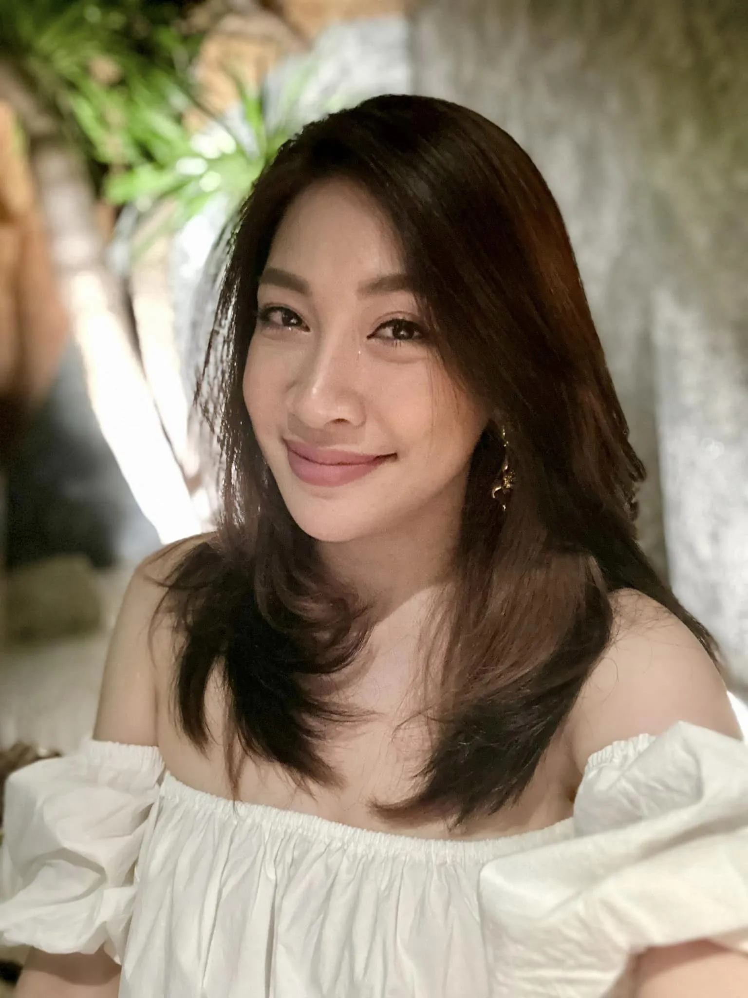 nu-ca-si-vbiz-phat-ngon-khong-lay-dan-ong-di-xe-may-dan-tinh-mia-mai-thi-bi-dap-tra-gay-gat (4)