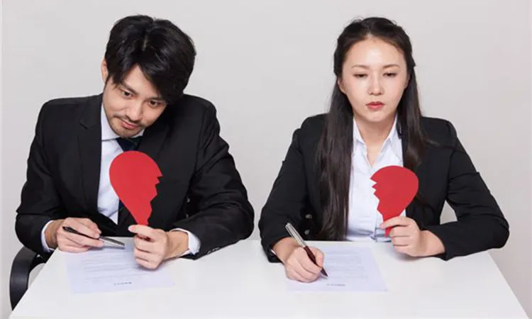 so-do-chi-dung-ten-mot-nguoi-vo-hoac-chong-khi-ly-hon-nguoi-con-lai-co-duoc-chi-tai-san-khong (6)