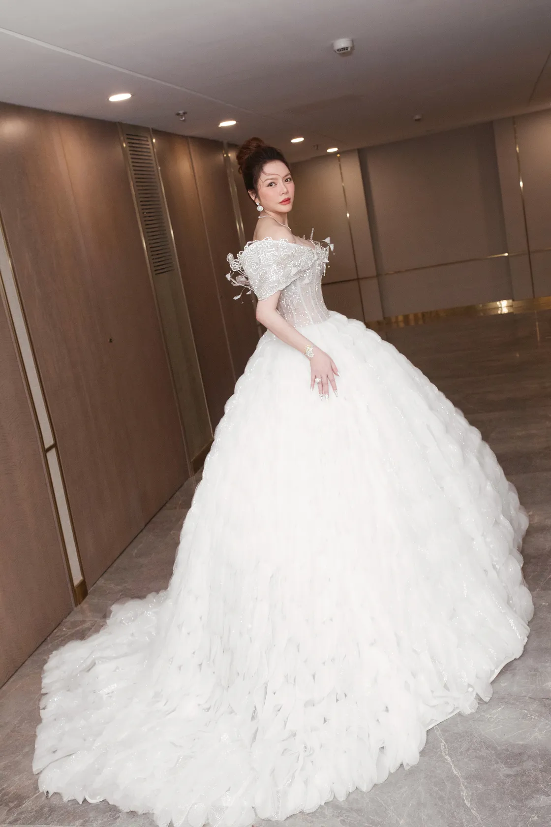 ly-nha-ky-xin-via-lay-chong-tu-ha-ho-thanh-hang-tuyen-bo-se-bo-si-dien-de-som-yen-be-gia-that (6)