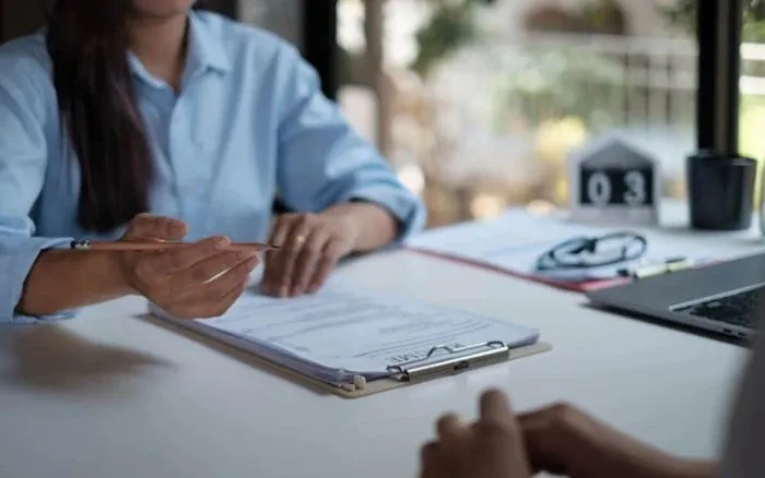 nguoi-phu-nu-nhan-16-cong-viec-o-cac-cong-ty-khac-nhau-luonh-nhieu-tau-biet-thu-nhung-chua-bao-gio-di-lam (6)