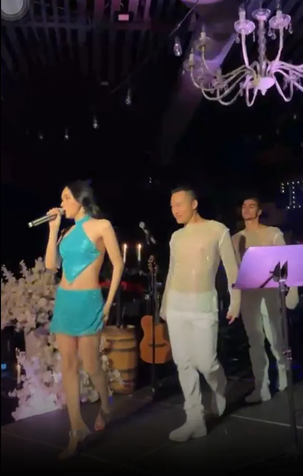 huong-giang-bat-ngo-di-hat-tro-lai-sau-thoi-gian-dai-im-ang-netizen-tho-dai-khong-nghe-duoc-chu-nao (2)