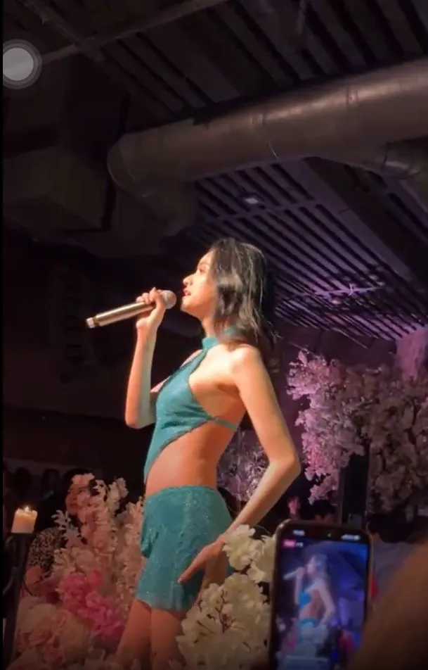 huong-giang-bat-ngo-di-hat-tro-lai-sau-thoi-gian-dai-im-ang-netizen-tho-dai-khong-nghe-duoc-chu-nao (3)