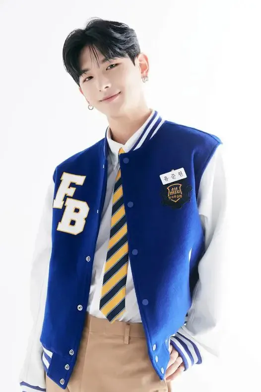 nam-ca-si-dinh-dam-bat-ngo-bi-de-don-kien-doi-dien-muc-boi-thuong-hon-50-ty-dong-gay-xon-xao (4)