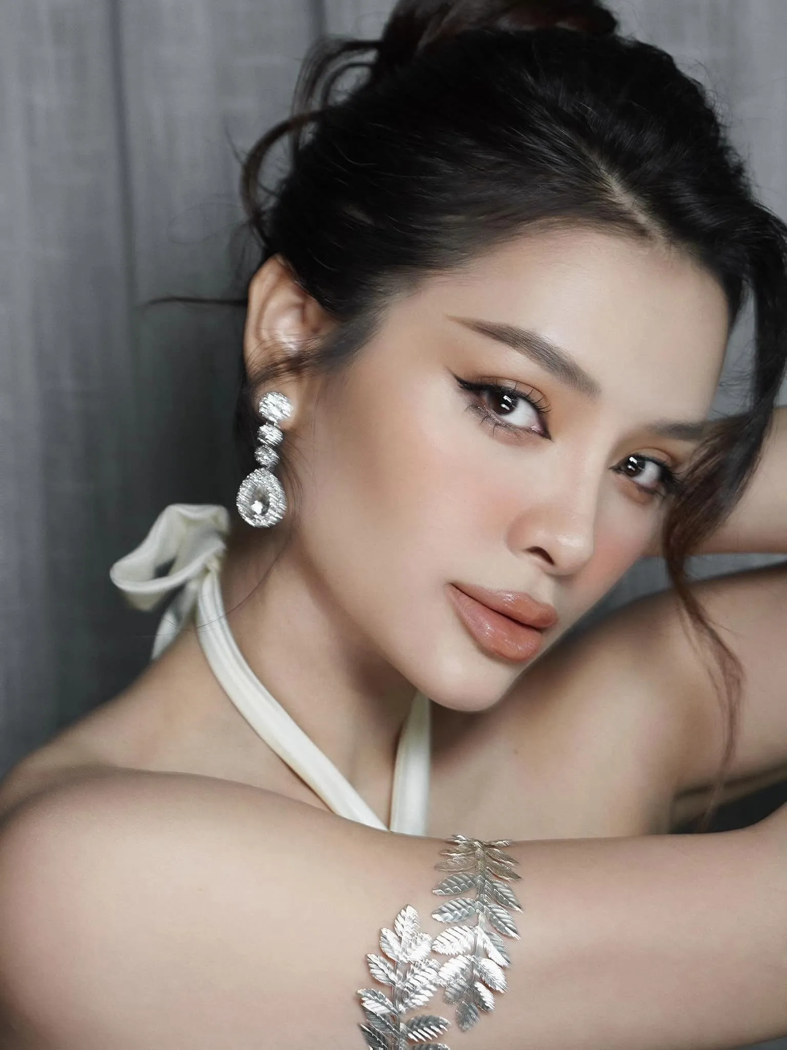 phuong-trinh-jolie-sau-sinh-mo-da-tap-yoga-am-am-dan-tinh-khiep-via-canh-bao-nghe-cau-tra-loi-ma-choang (3)