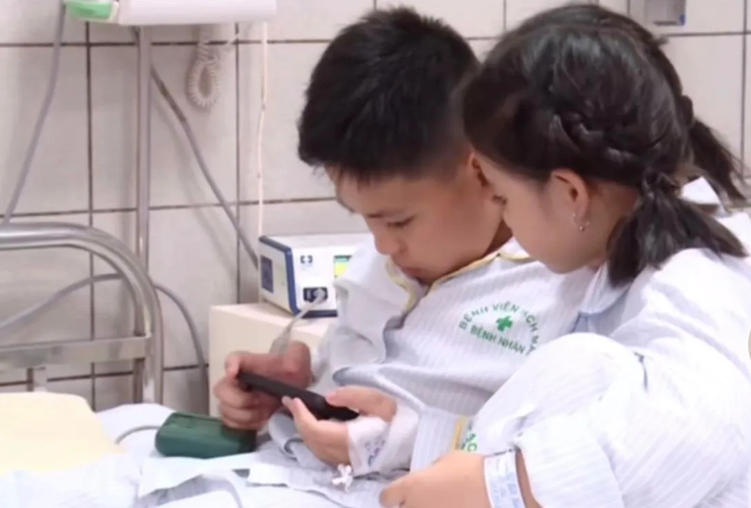 gia-dinh-5-nguoi-song-sot-trong-vu-chay-chung-cu-mini-ke-lai-phut-thoat-than-bang-canh-don-gian-ai-cung-nen-hoc (1)