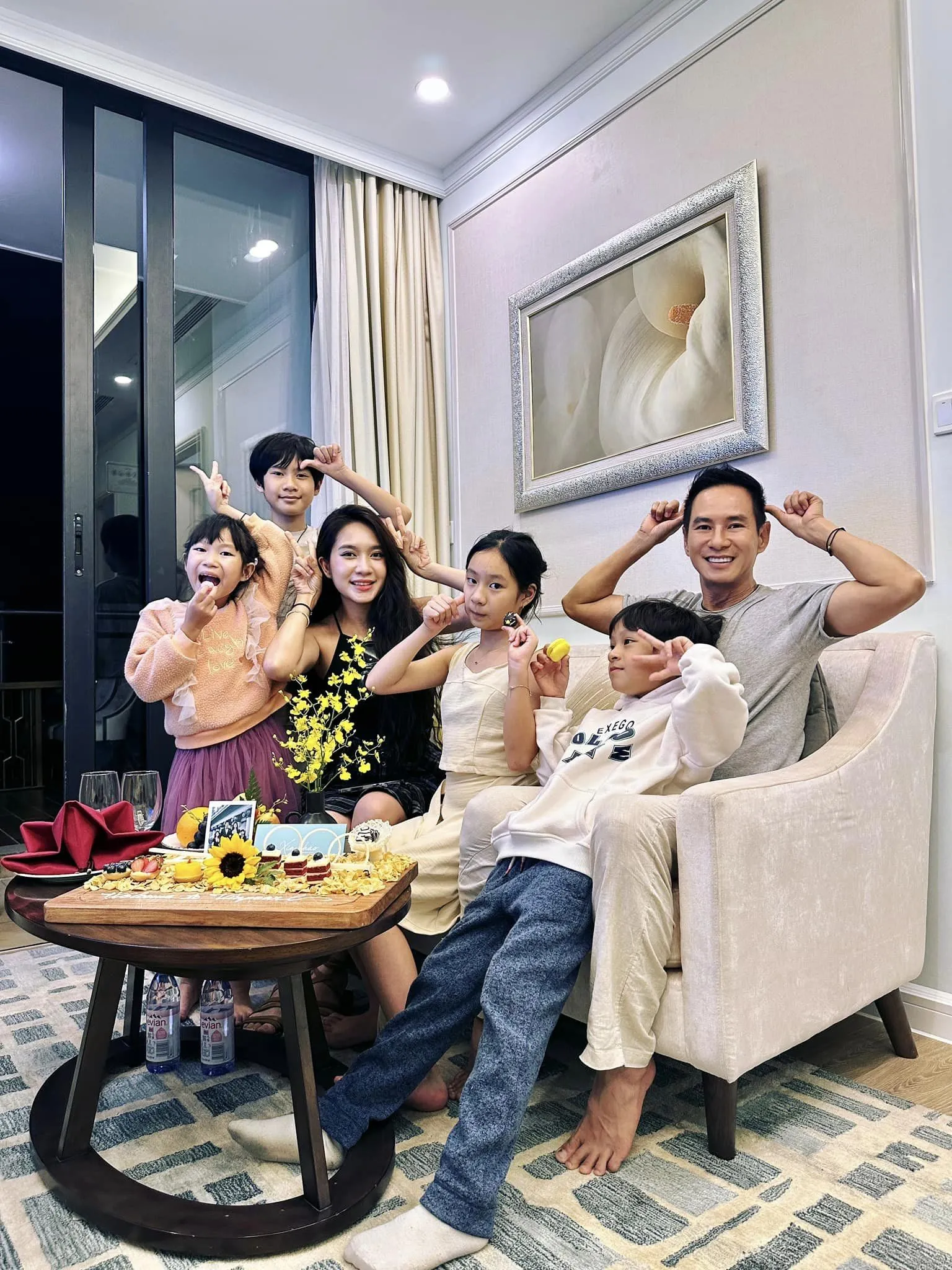 ba-xa-ly-hai-lang-nguoi-truoc-la-thu-tay-xin-loi-chuyen-diem-so-cua-con-gai-phu-huynh-doc-xong-hoi-han (1)