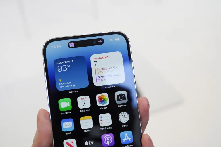 mau-iphone-bi-phat-hien-co-muc-buc-xa-vuong-nguong-gay-anh-huong-suc-khoe-mot-quoc-gia-da-ha-lenh-cam-ban (41)