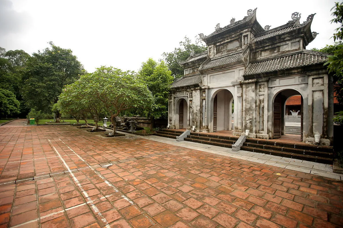 thi-xa-o-viet-nam-tung-len-thanh-pho-roi-xuong-thi-xa-nay-lai-len-thanh-pho-noi-co-thanh-co-thoi-minh-mang (4)