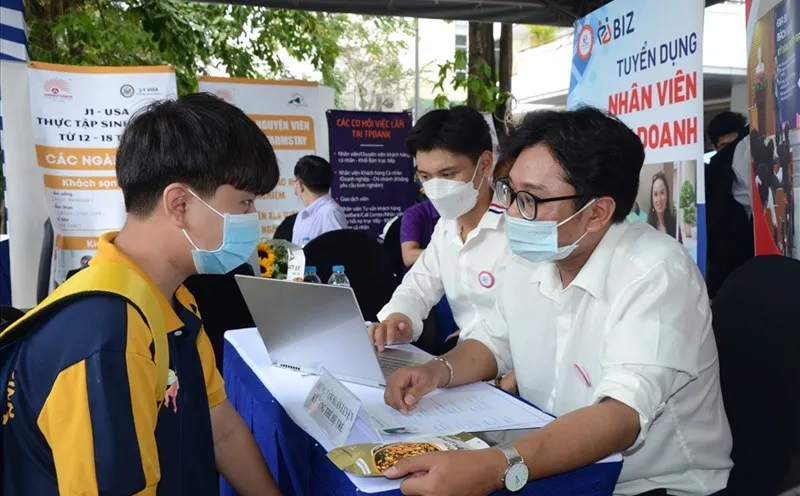 khong-con-5-7-trieu-dong-thang-muc-luong-khoi-diem-cua-sinh-vien-ra-truong-da-vuot-moc-20-trieu-dong-thang (113)