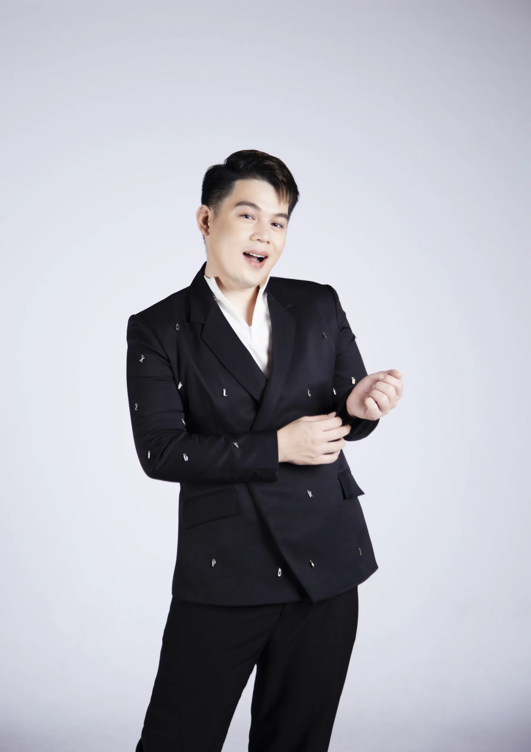 nam-tiktoker-thu-nhap-1-ty-dong-thang-dau-tu-lam-phim-ve-nghe-cua-minh-vi-tri-cua-toi-hang-ty-nguoi-muon-ngoi (8)