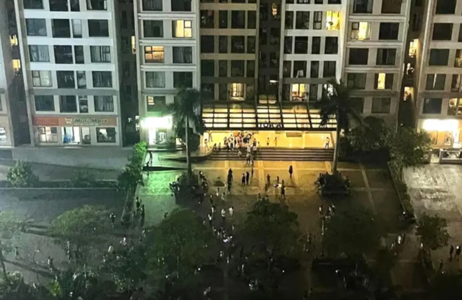 them-mot-can-chung-cu-boc-chay-trong-dem-nguoi-dan-hoang-so-chay-tan-loan-tu-tang-11-nguyen-nhan-cuc-nguy-hiem (3)