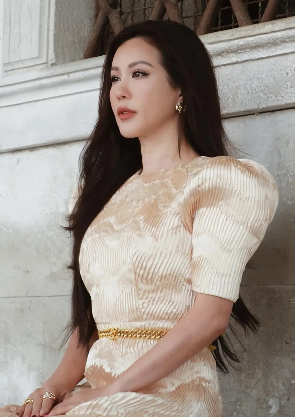 hoa-hau-thu-hoai-toi-doi-hoi-cao-o-nguoi-dan-ong-nhung-cung-khong-bao-gio-de-ho-thiet-thoi (4)