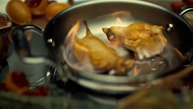 mon-an-rung-minh-nhung-gioi-nha-giau-them-khat-khi-an-phai-trum-khan-trang-nhai-trong-im-lang (211)