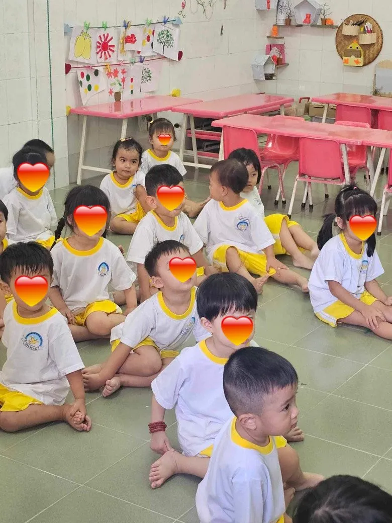 co-chong-giau-nut-vach-vo-ha-tram-cho-con-hoc-truong-binh-dan (5)