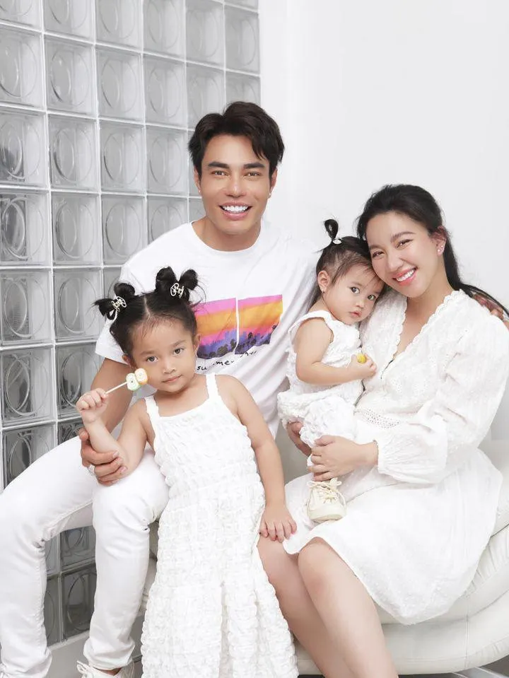 dien-vien-hai-noi-tieng-bi-tan-cong-khi-di-tu-thien-thu-nhap-3-ty-dong-thang-van-mo-quan-via-he-kiem-them (13)