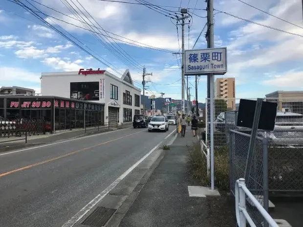 do-vat-bat-thuong-di-chuyen-trong-nha-du-khong-co-ai-chu-nha-len-lap-camera-thi-phat-hien-su-that-kinh-hoang (5)