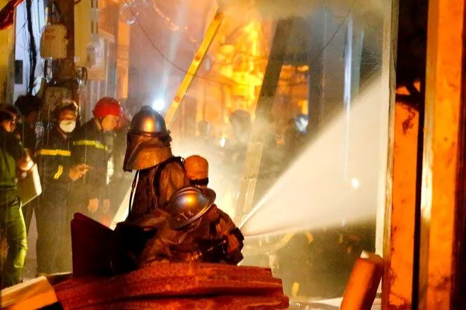 sau-vu-chay-chung-cu-mini-ha-noi-nhoi-long-cau-chuyen-nguoi-o-lai-doi-dien-va-vuot-qua-noi-dau-khong-de-dang (2)