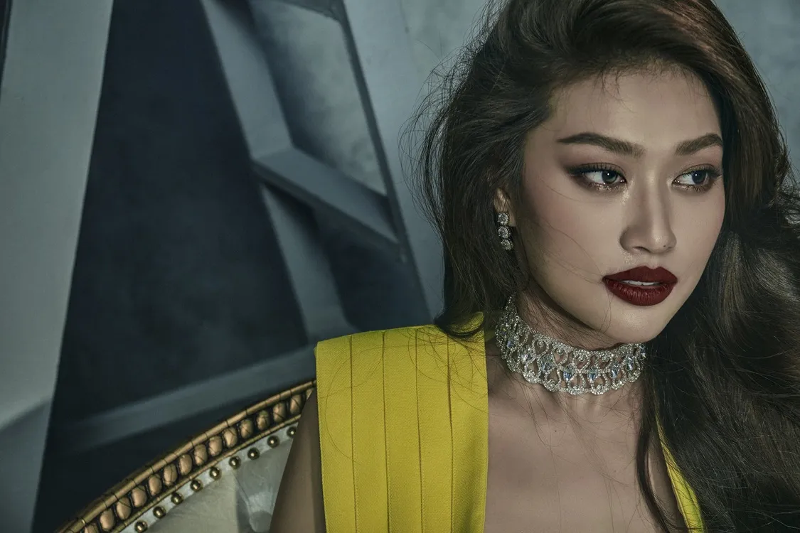 hoa-hau-don-thien-an-dang-bo-anh-ky-niem-mot-nam-dang-quang-netizen-keu-goi-lan-san-sang-dien-anh (7)