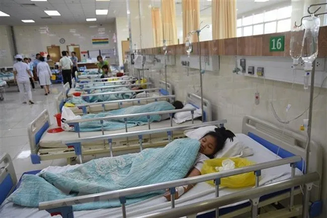 sau-khi-an-banh-trung-thu-duoc-phat-tang-9-be-nho-nghi-bi-ngo-doc-1-be-nguy-kich-roi-ra-di-mai-mai (4)