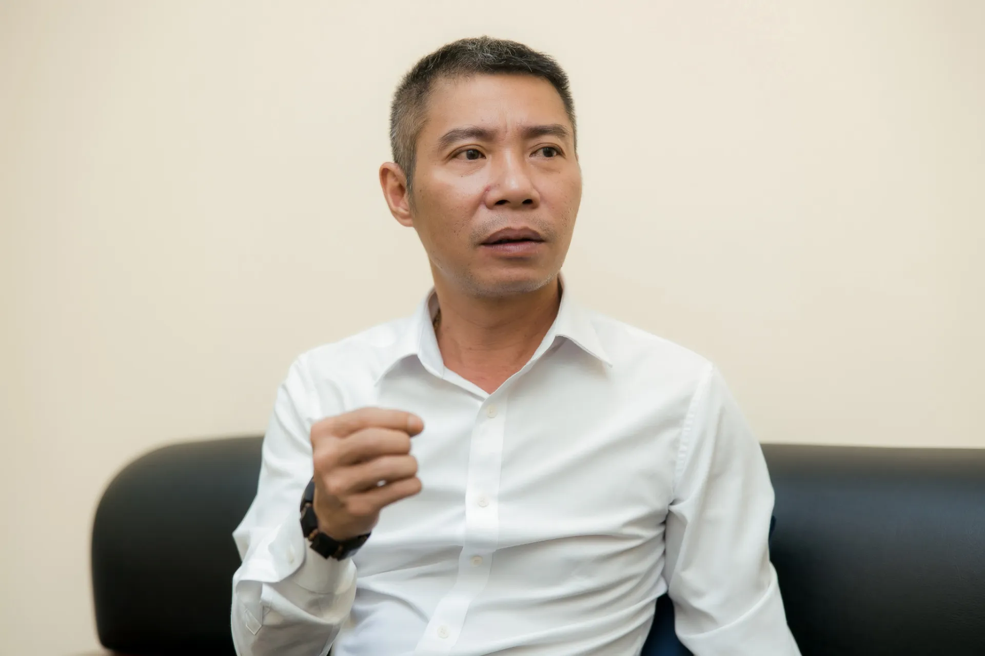 vo-nsnd-cong-ly-hot-hoang-cho-biet-chong-bi-nga-nha-tam-dong-trang-thai-xot-xa-he-lo-tinh-hinh-suc-khoe (6)