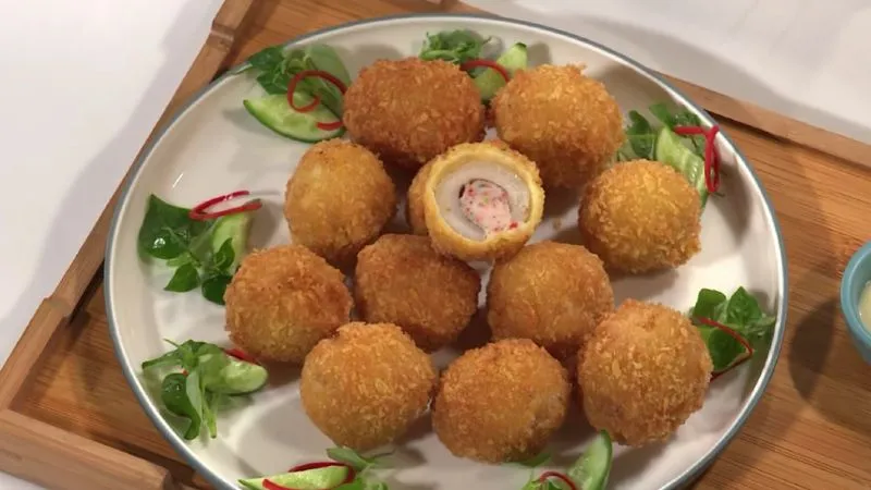 chan-dong-mon-chom-chom-chien-du-kien-onh-tac-mxh-dinh-cao-am-thuc-khien-dan-tinh-tron-mat (51)