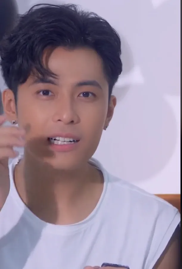 gin-tuan-kiet-tiet-lo-ly-do-chon-cot-moc-ki-niem-4-nam-up-sot-cau-hon-puka-khong-pjai-ngau-nhien (3)