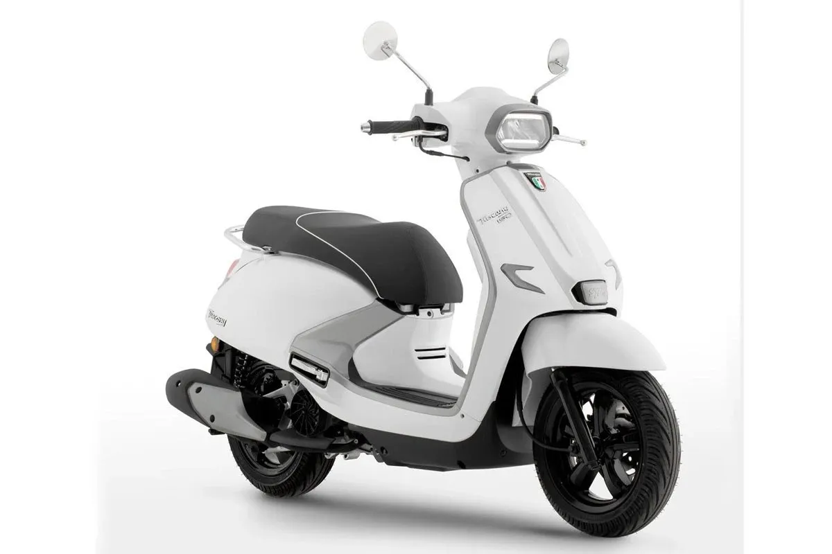 honda-sh-ra-ria-truoc-mau-xe-ga-moi-ra-mat-tai-viet-nam-thiet-ke-sang-trong-gia-re-mot-nua-sh-dan-tinh-tranh-mua (4)