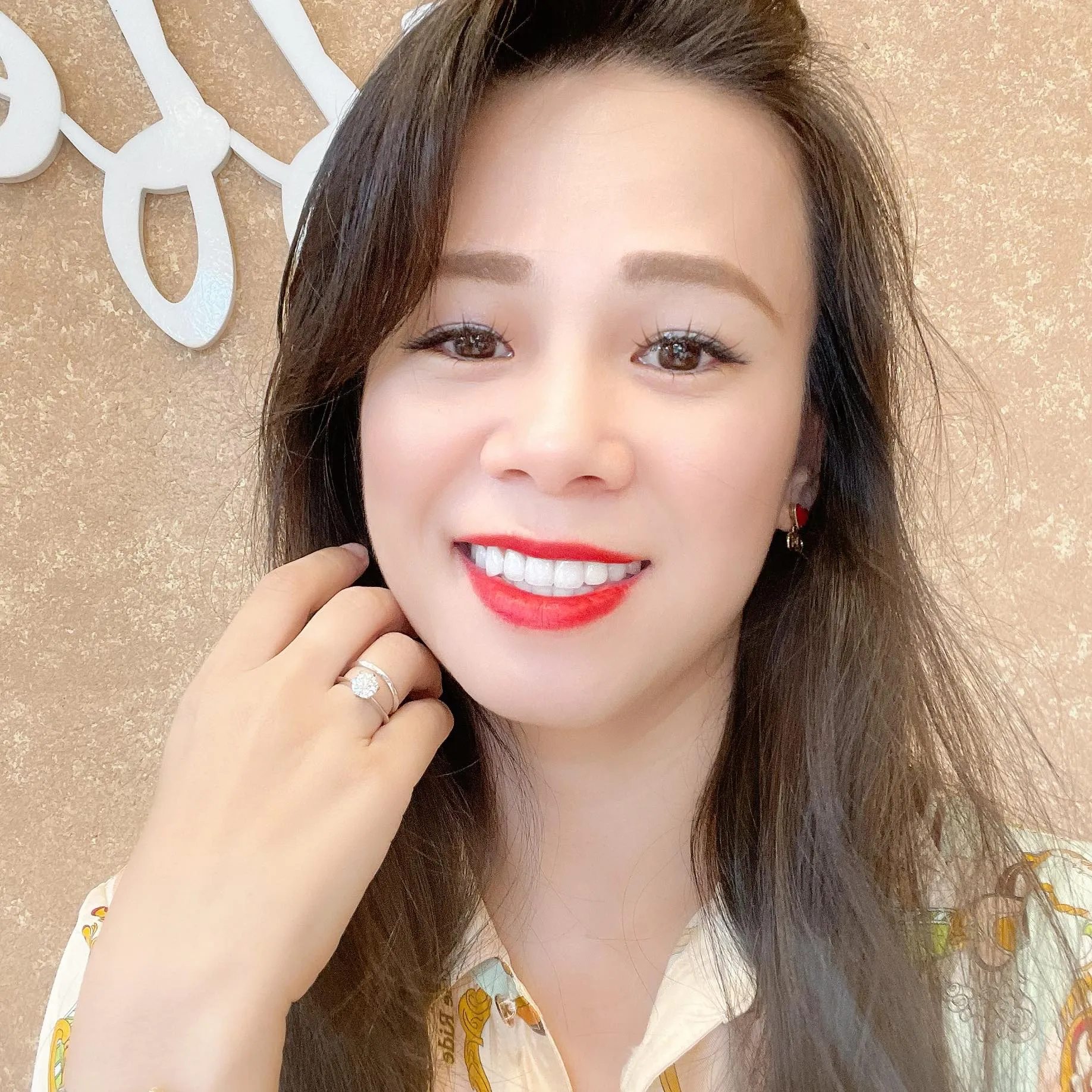 vo-cu-shark-binh-bi-soi-co-tinh-moi-hau-ly-hon-hon-ho-khoe-tin-vui-truoc-them-dam-cuoi-cua-chong-cu-voi-phuong-oanh (1)