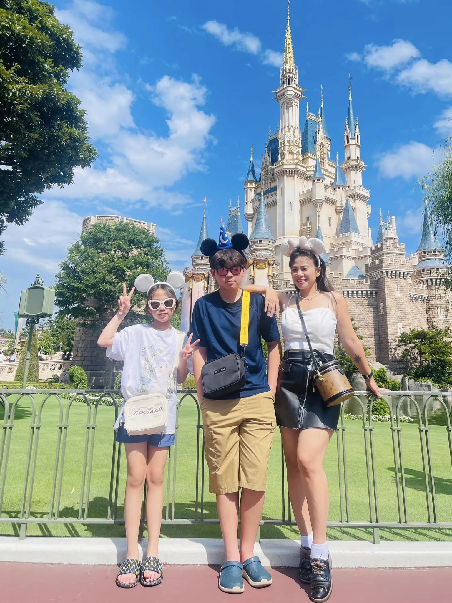 vo-cu-shark-binh-bi-soi-co-tinh-moi-hau-ly-hon-hon-ho-khoe-tin-vui-truoc-them-dam-cuoi-cua-chong-cu-voi-phuong-oanh (13)