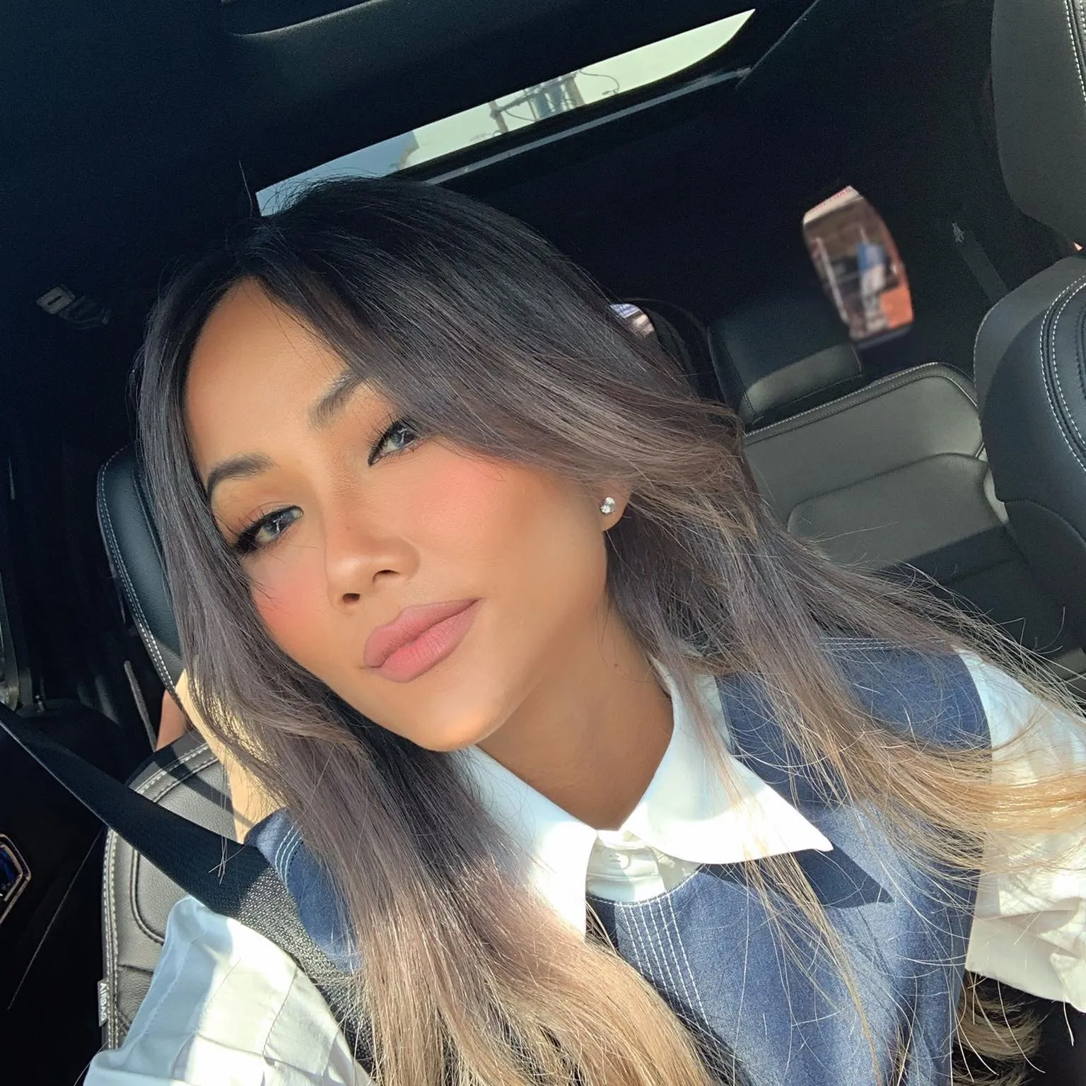 hhen-nie-lot-xca-ngoai-muc-sau-6-nam-dang-quang-tu-co-gai-toc-tem-ngan-cun-nay-dien-mao-khong-khac-gi-bup-be-barbie (5)