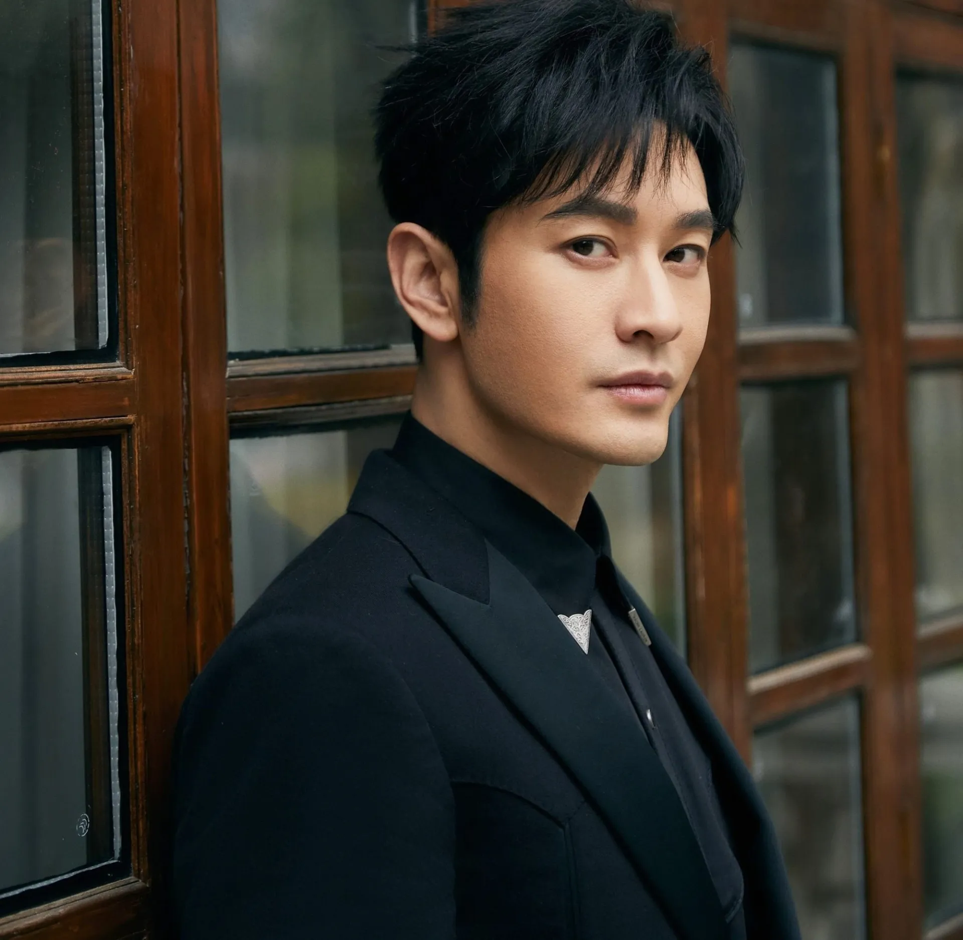 nam-than-man-anh-mot-thoi-nay-xuong-sac-nhu-xeko-doi-that-dien-xuát-con-choang-vang-hon (51)