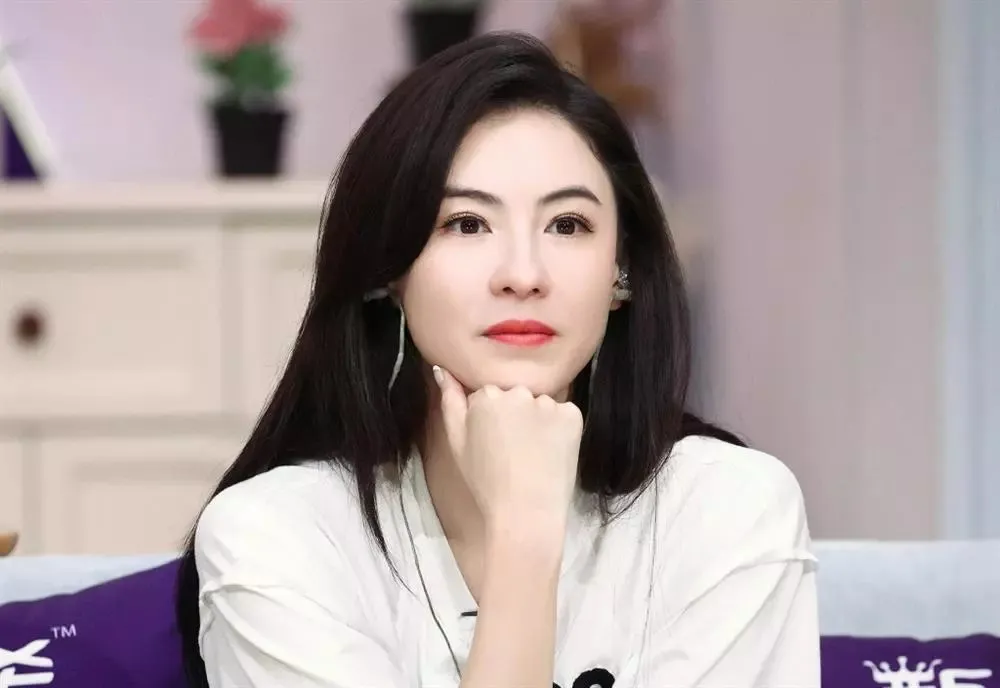 nu-dien-vien-noi-tieng-phat-hien-mac-ung-thu-giai-doan-cuoi-bi-chong-cung-bat-con-trai-roi-xa-me (5)