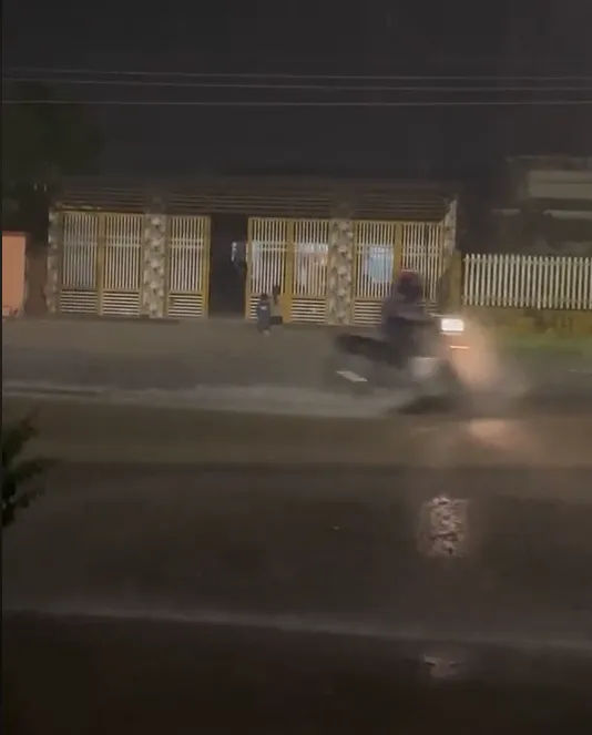 lo-lam-sai-viec-nha-2-em-be-bi-bo-phat-quy-duoi-mua-gay-tranh-cai (111)