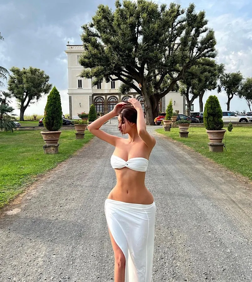 co-gai-thuoc-top-1-nhung-nguoi-co-voc-dang-nu-than-so-huu-dac-diem-hoan-hao-kho-ai-co-duoc  (2)