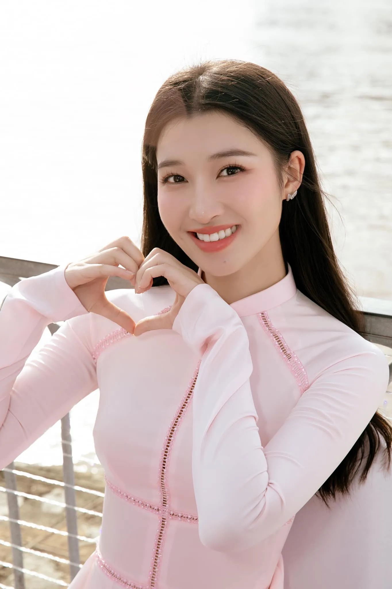 tinh-co-nhieu-gai-dep-nhat-viet-nam-toan-con-hau-due-cung-tang-my-nu-xua-trai-den-khong-muon-ve (311)